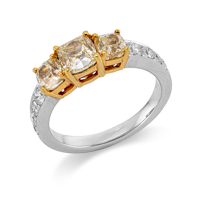 Farbiger Diamant Ring