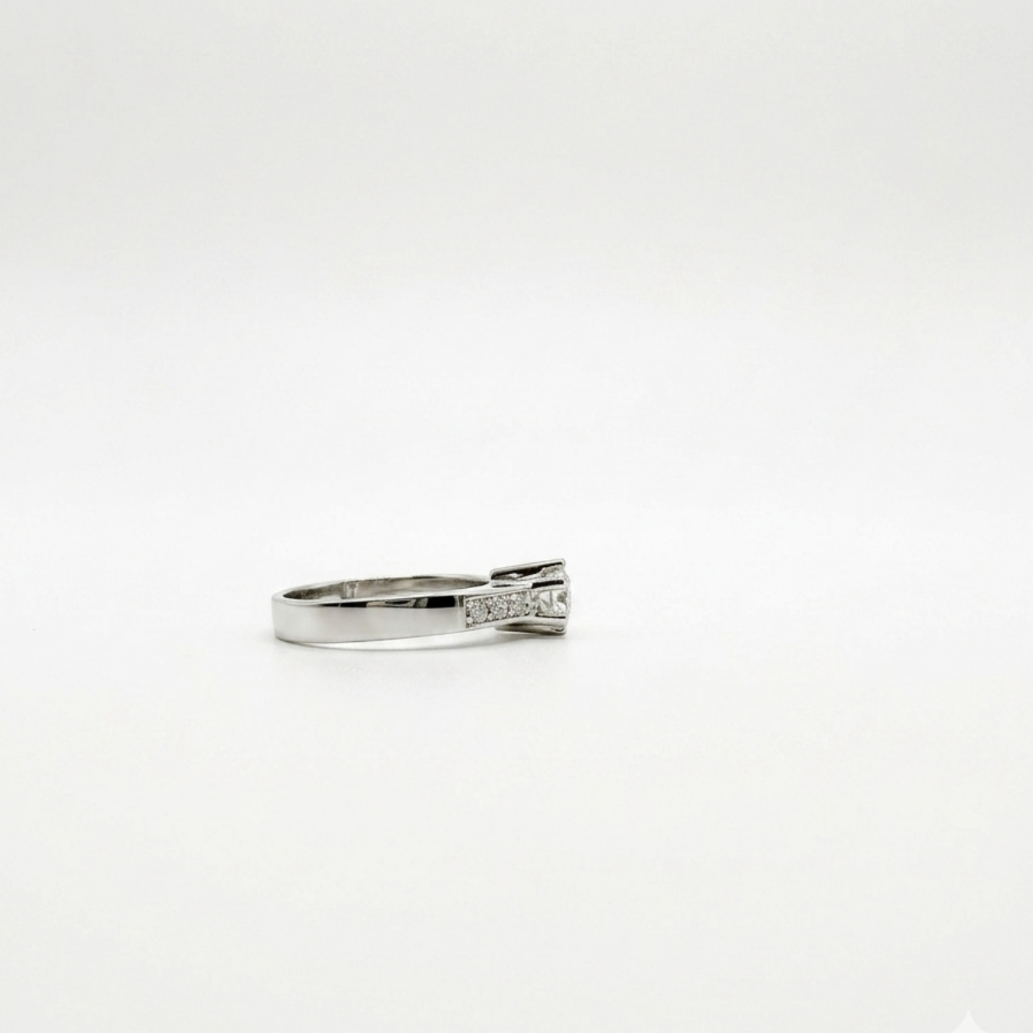Pre Owned Brillantring aus 14 Karat Weißgold mit 0,72ct Gesamtgewicht