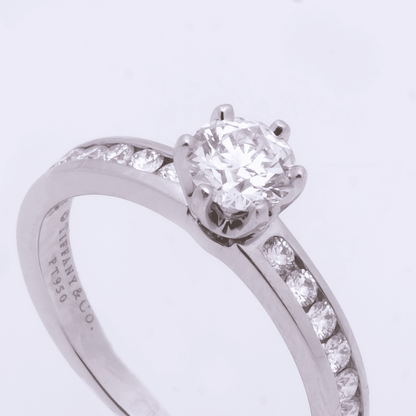 Pre Owned Tiffany&amp;Co Ring 950 Platin, Mittelstein Brillant