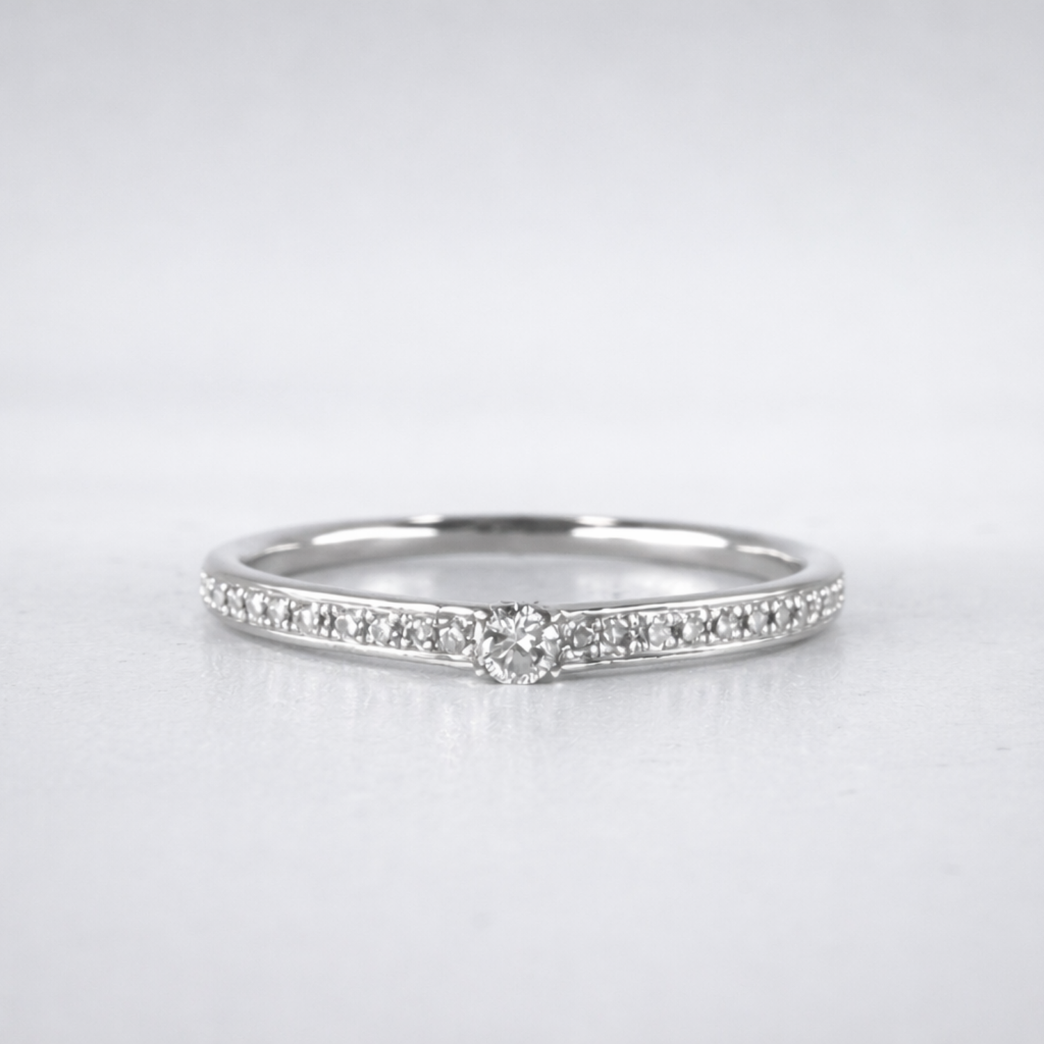 Pre Owned Verlobungsring aus 585 Weißgold mit 0,12ct Brillanten