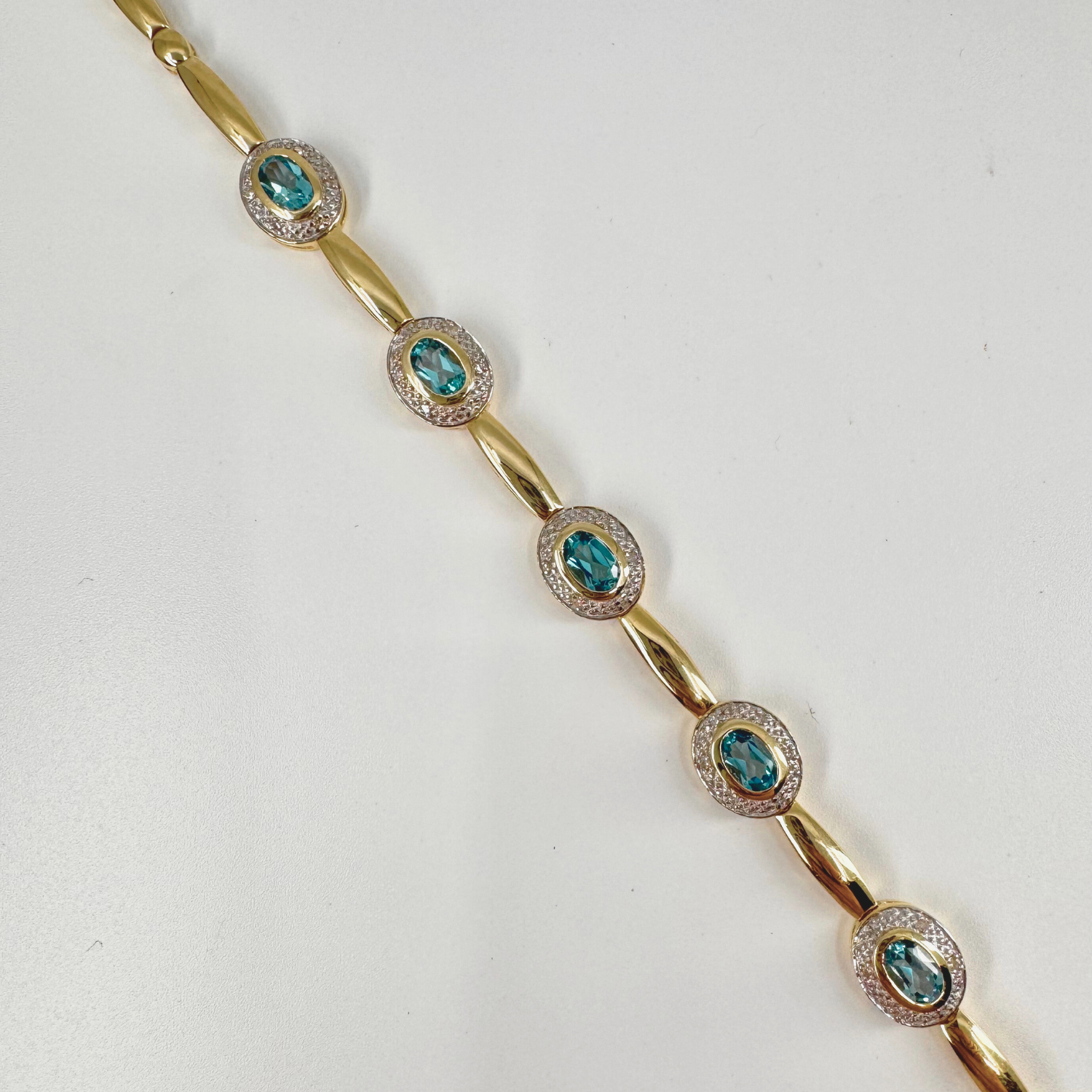 Pre Owned Elegantes Armband aus 14 Karat Gelbgold