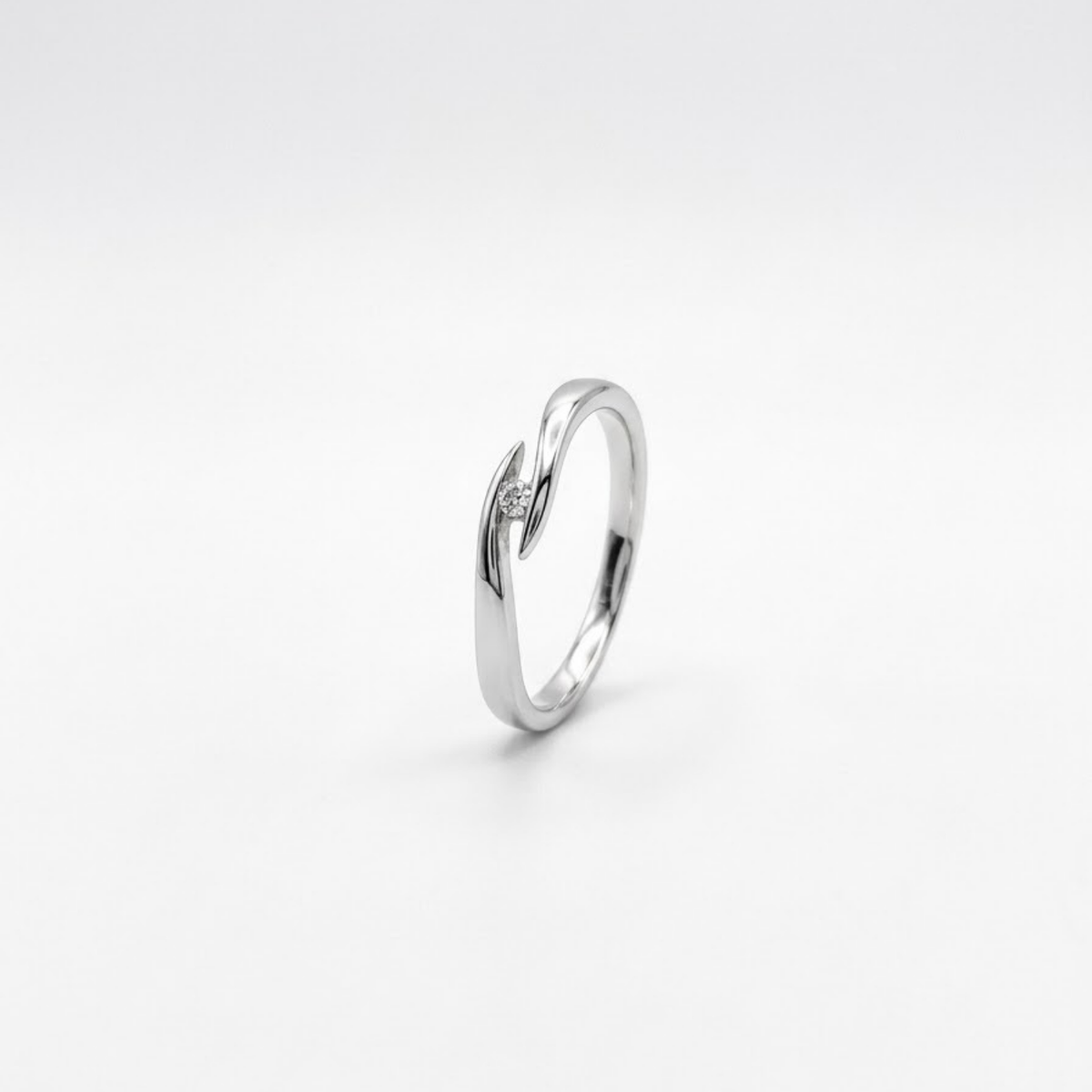 Pre Owned Ring aus 585 Weißgold mit einem Brillanten 0,03ct