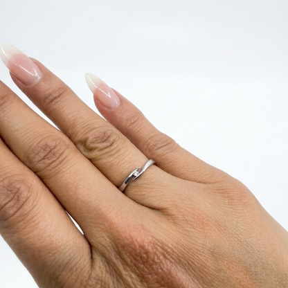 Pre Owned Ring aus 585 Weißgold mit einem Brillanten 0,03ct