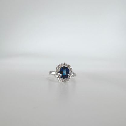 Pre-Owned Ring aus 14 Karat Weißgold mit Zirkonia und Saphir
