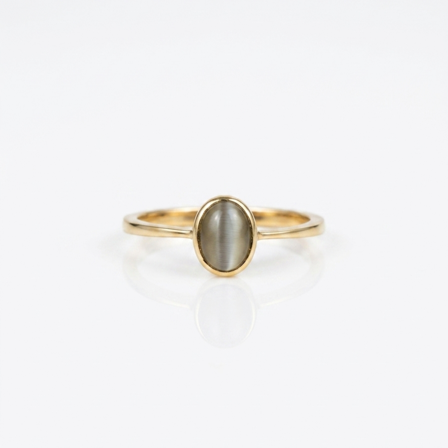 Pre Owned Ring aus 14 Karat Gelbgold mit Chrysoberyll Katzenauge