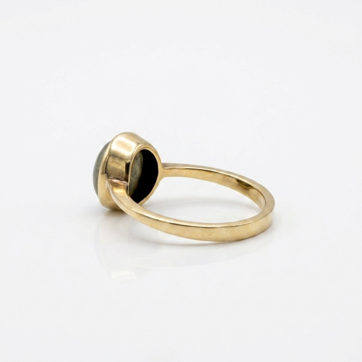 Pre Owned Ring aus 14 Karat Gelbgold mit Chrysoberyll Katzenauge