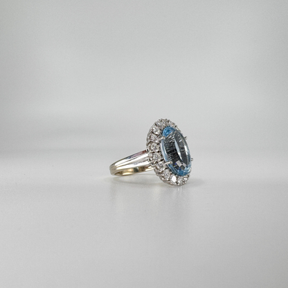 Exklusiver Pre Owned Ring aus 18 Karat Weißgold mit 1 Aquamarin und 18 Brillanten