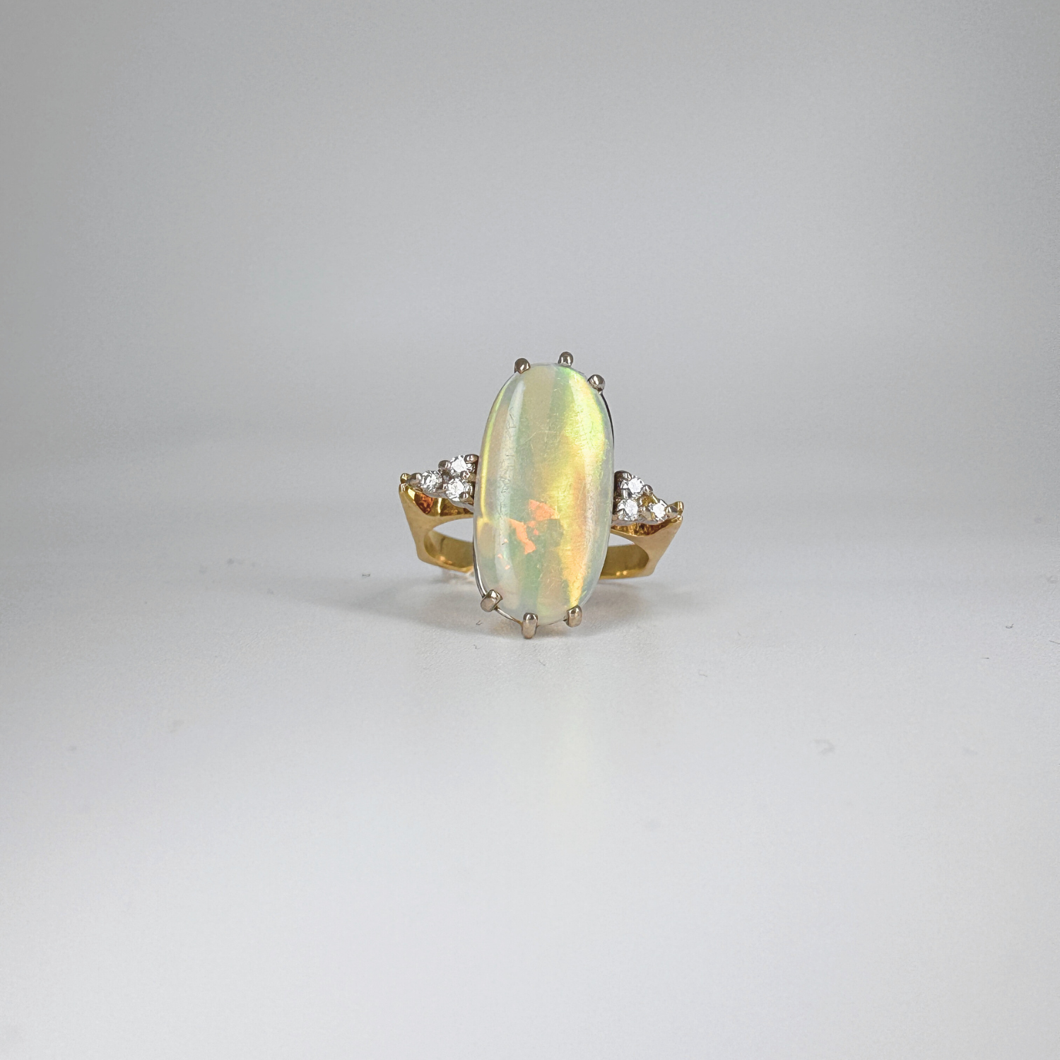 Pre Owned Opalring aus 585 Gelbgold/Weißgold mit ca.0,18ct Brillanten