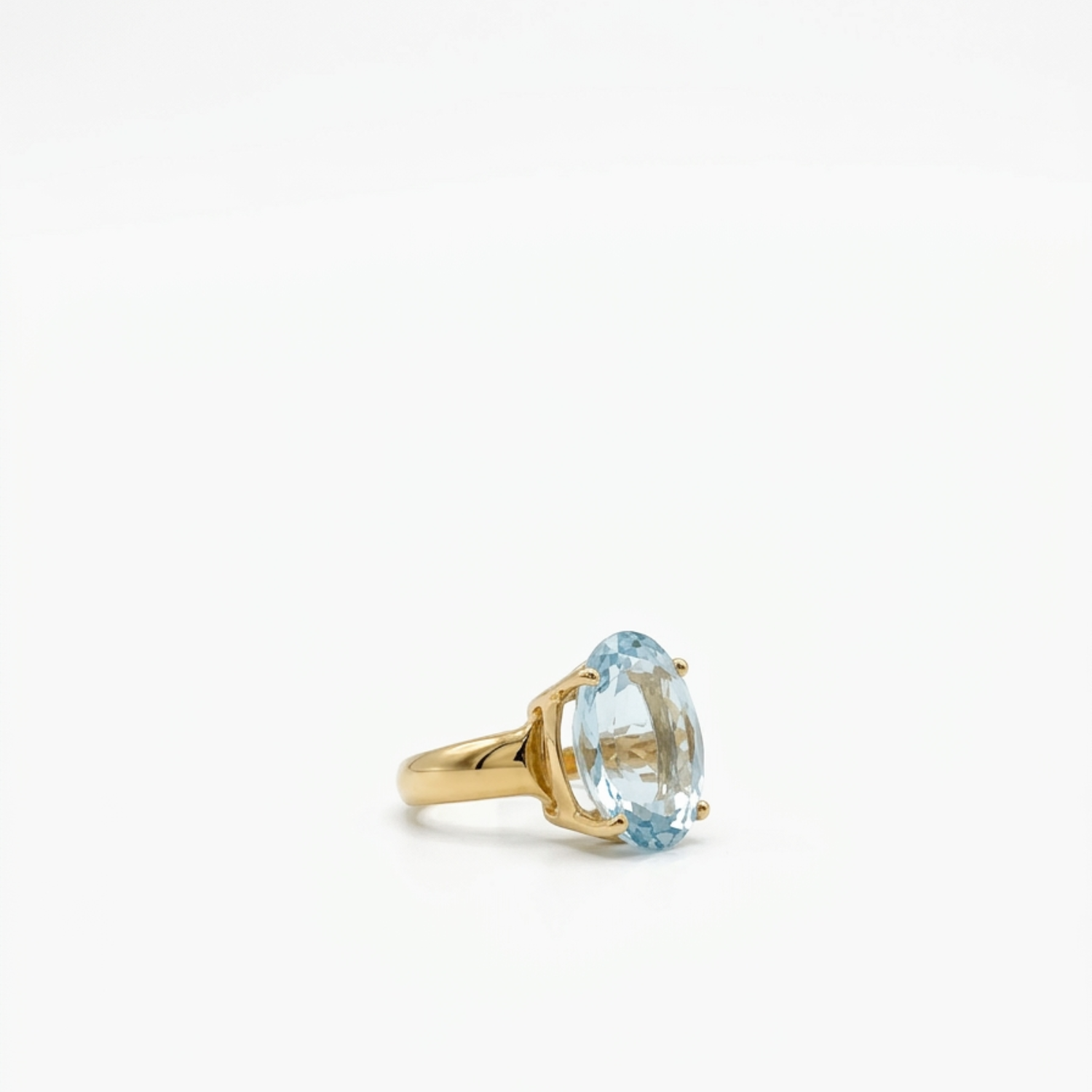 Pre Owned Ring in 14 Karat mit Aquamarin