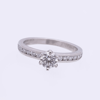 Pre Owned Tiffany&amp;Co Ring 950 Platin, Mittelstein Brillant