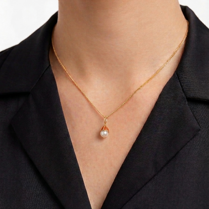 Pre Owned Anhänger aus 18 Karat Gelbgold mit Zuchtperle