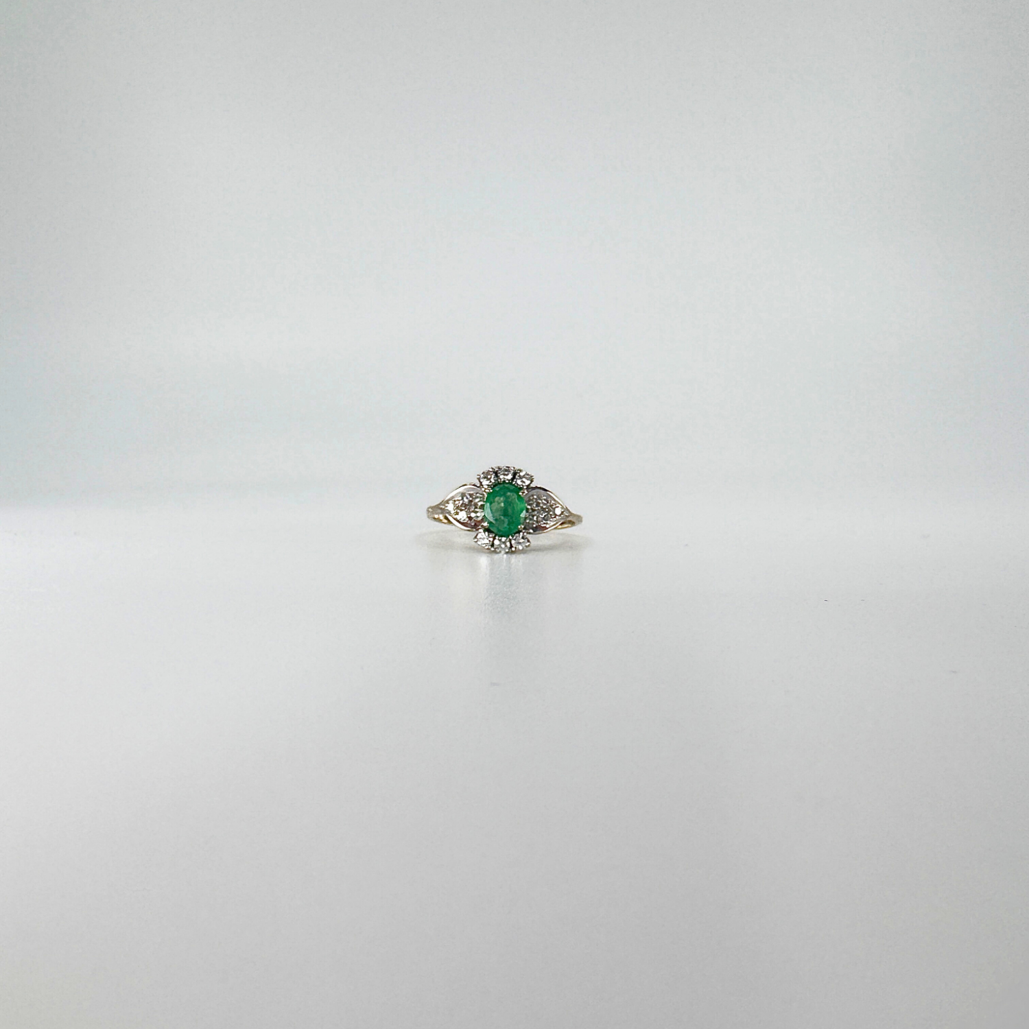 Pre Owned Ring 585 mit 1 Smaragd und 16 Brillanten
